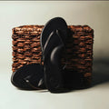 Soléi Sea Black Out Flip Floo Sandal