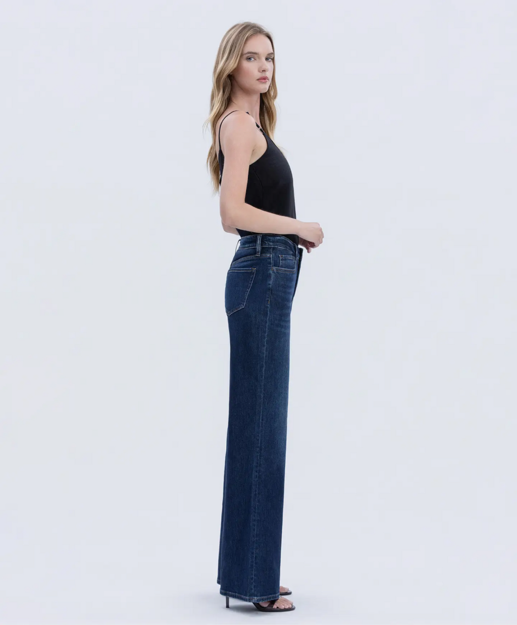 Vervet by Flying Monkey Super High Rise Full Length Dark Wash
Wide Jeans