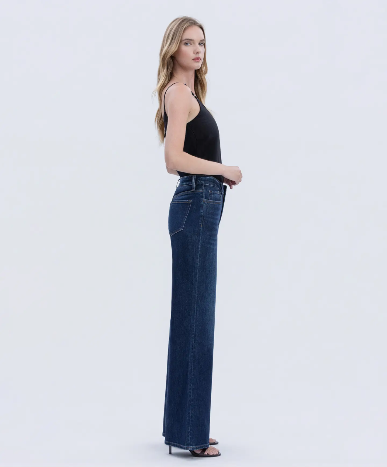 Vervet by Flying Monkey Super High Rise Full Length Dark Wash
Wide Jeans
